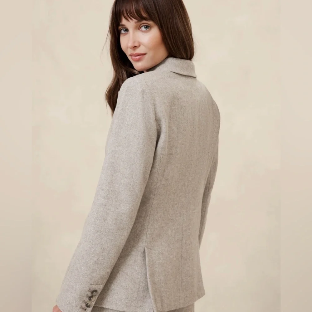 Banana Republic Factory women Wool-Blend Herringbone Blazer. Size 4. NWT! - Picture 2 of 14